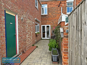 Rear- click for photo gallery